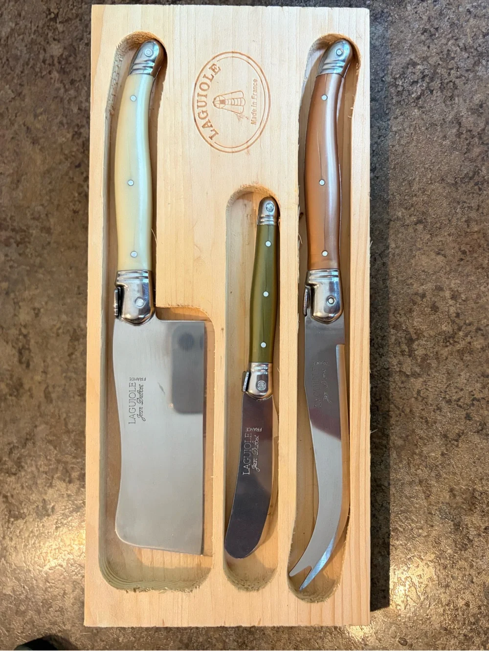 Laguiole 3-Piece Cheese Knife Set - Cream, Olive, Brown Handles